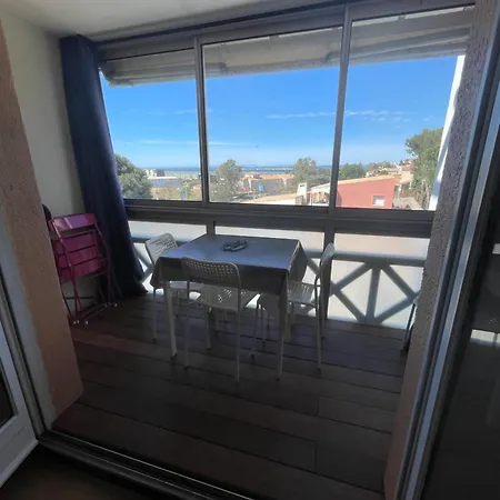 Vue Sur L'etang De Thau *